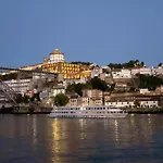 Cozy And Modern In 포르투