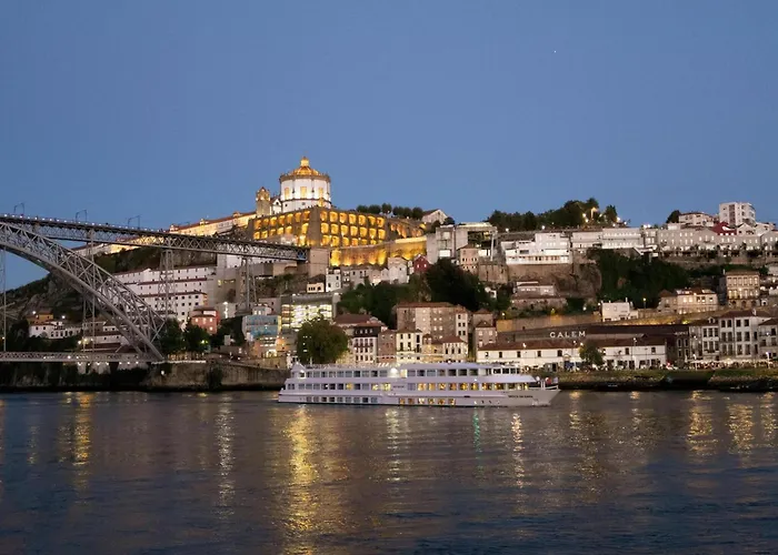 Cozy And Modern In 波尔图